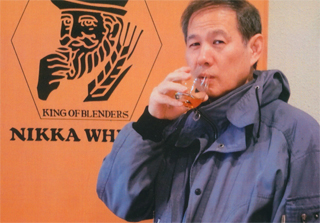 ウヰスキーを飲んでます