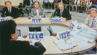 鈴木、山際さん、ケビンさん、田原さん