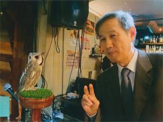 こうやって皆、記念撮影しています