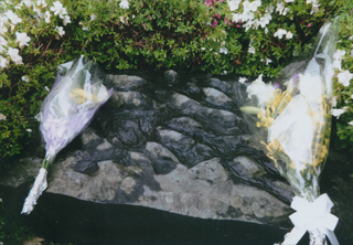 波・海をイメージしたお墓