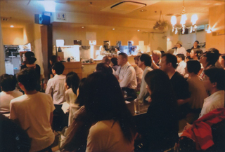 皆、熱心に聞いてます