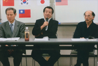 著者の木村三浩氏（中央）、前田朗氏（右）