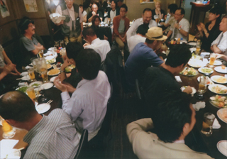 二次会も、大変な人でした