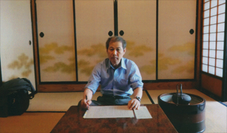 太宰の机で、私も原稿を…