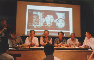 逮捕時の植垣さんの写真ですね（8/3土）ロフト