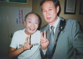 「ザ・ニュース・ペーパー」の渡部又兵衛さんと