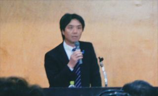 講演する蓮池薫さん