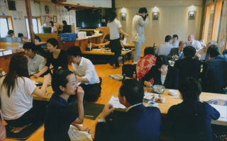 終わって。「大使館」で