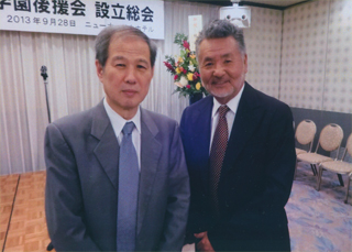 作曲家の中村泰士さんと