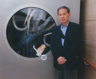 ダイオウイカと記念撮影