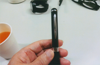 ボールペンですが、カメラです