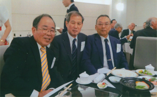 「英語」の須田先生（右）と