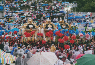 勇壮、華麗なお祭りです