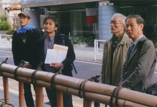 皆で見上げてます