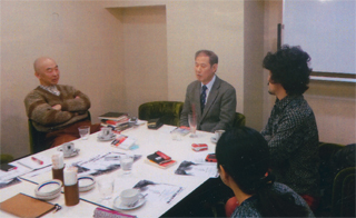 （左）レーニンさん。（右）高木さん