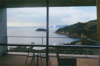 直島のホテルから