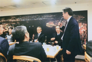 挨拶する木村三浩氏