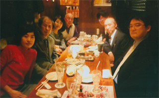 打ち上げの席で