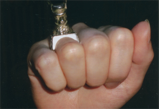 護身用の必殺指輪です