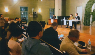 満員の時計台ホール