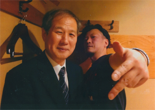 野間易通さんと