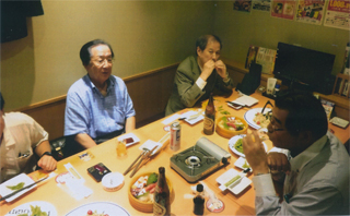 打ち上げ会場で