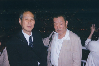 花房氏と函館山で