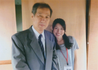 スタッフの熊崎さんと