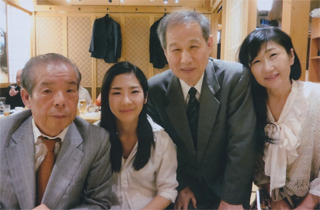 飛松さんと、近所の美人姉妹と