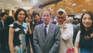 祈祷師のびびこさんと