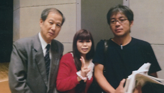 青木理さん、司会のあゆみさんと