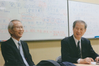 明大で講演。大沼保昭先生と。10/17