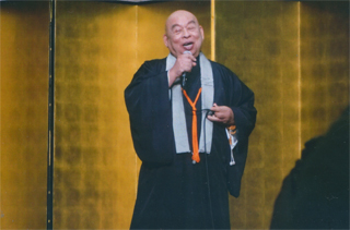 池口恵観さんはお祝いの歌を