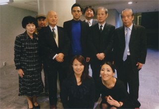 満島さんを囲んで