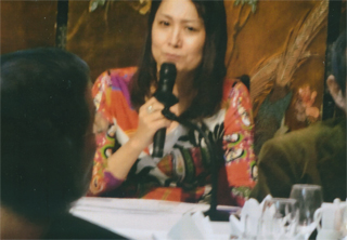 講演する池内さん