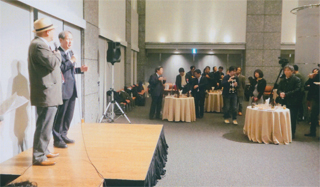 パーティで挨拶しました