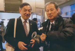 多摩市長の阿部裕行さんと