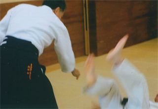 投げ捨てられました