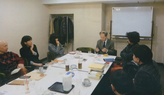 1/4の「読書座談会」です