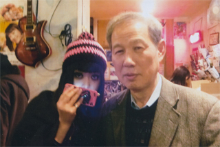 画家の岸田尚さんと