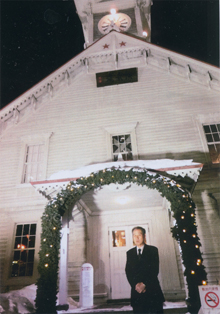 札幌時計台の入口で