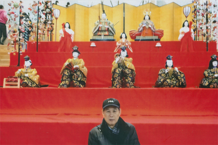 別室には大きなひな人形も