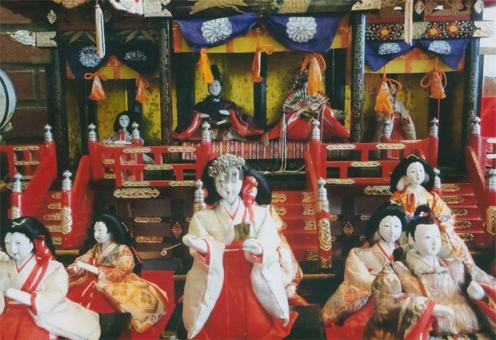 「御殿雛」です。豪華です