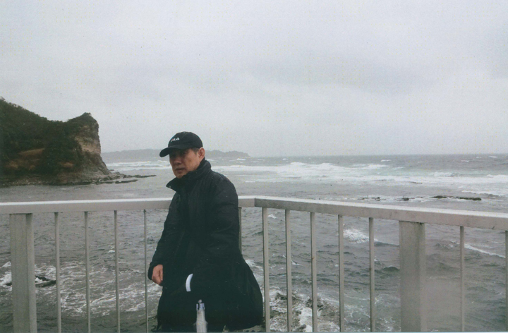 海は荒れてました