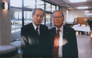 社民党の照屋寬徳さんと