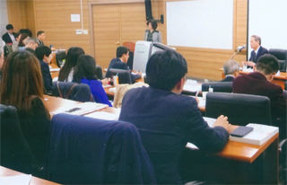 大学院生に向けて話しました