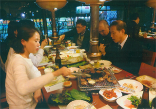 終わって、夕食会