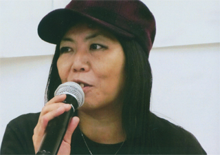 記念講演のミサオ・レッドウルフさん