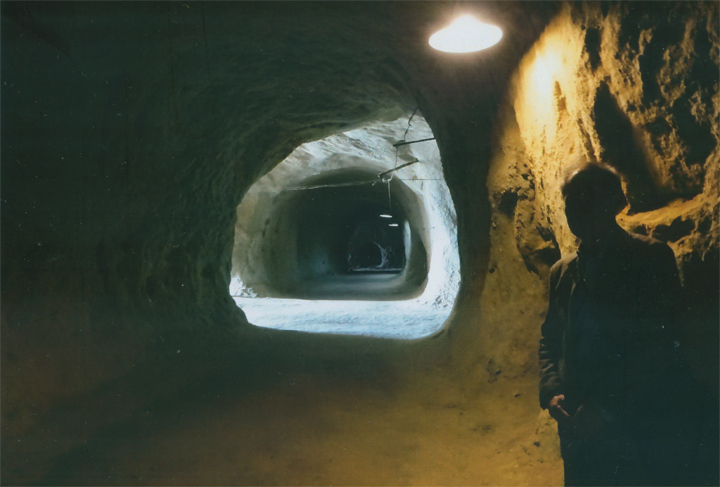 隣の「軍需工場」跡