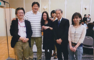 前田さんを囲んで